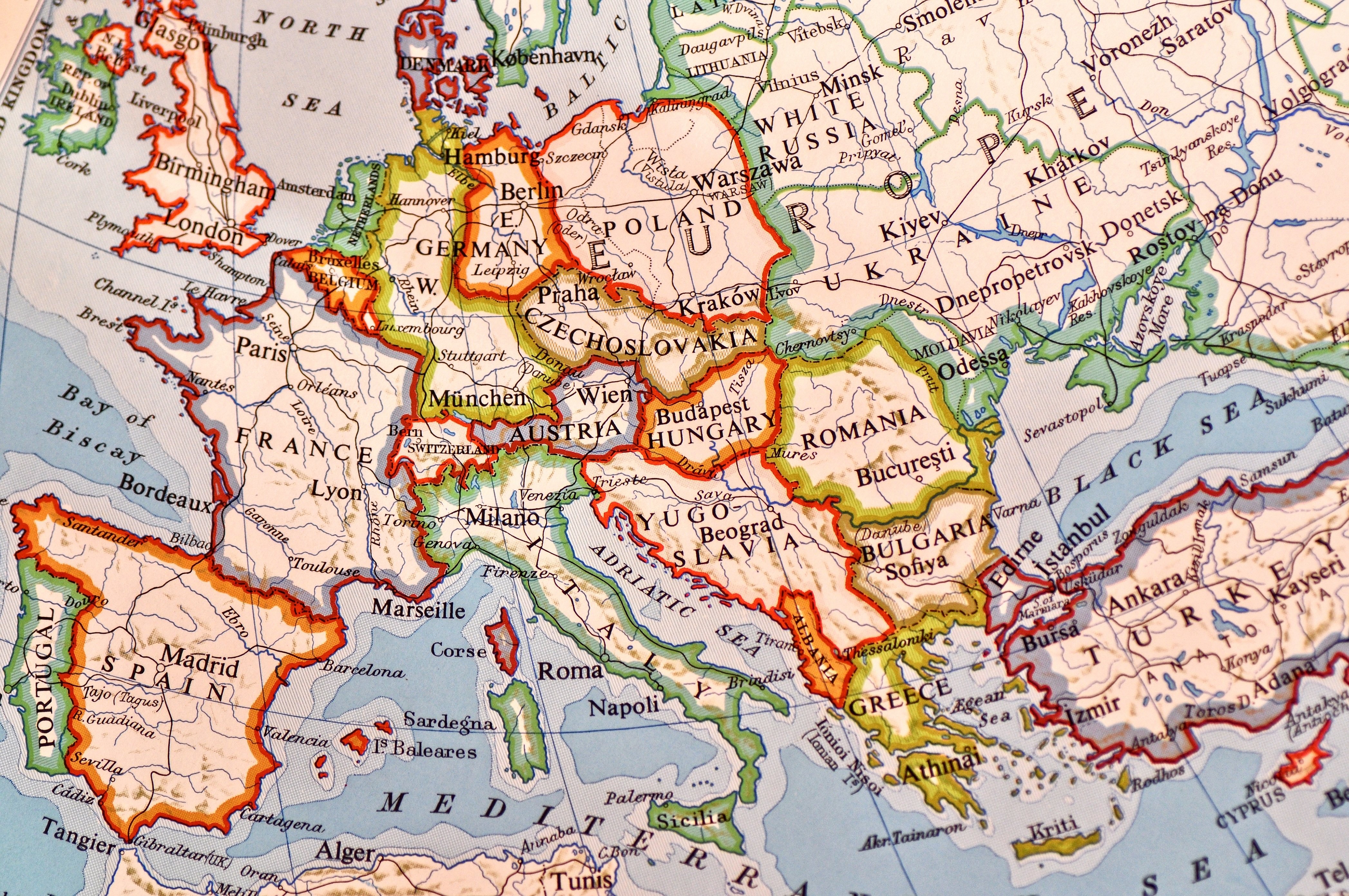11 Reasons AP Students and Teachers Value CountryReports for Human Geography, US History, and European History