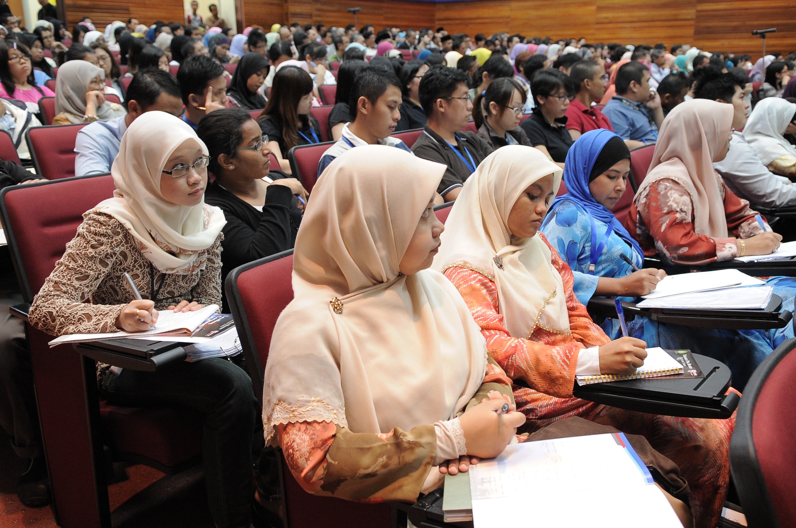 11 Reasons Students Value CountryReports for Research, Reports, and Presentations